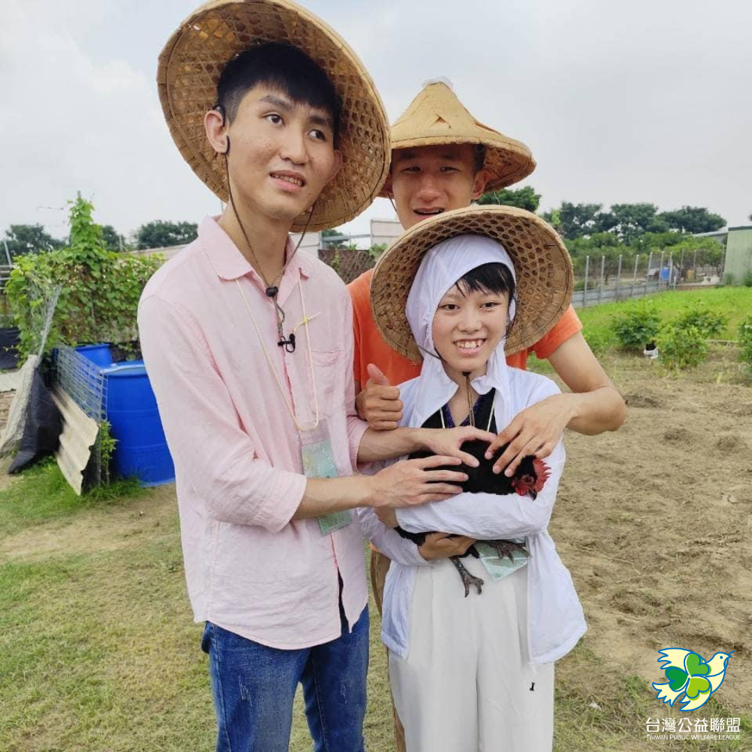 【生命力徵文】：觸摸生命的溫度：視聽障礙者的食農體驗 - 黃靖騰